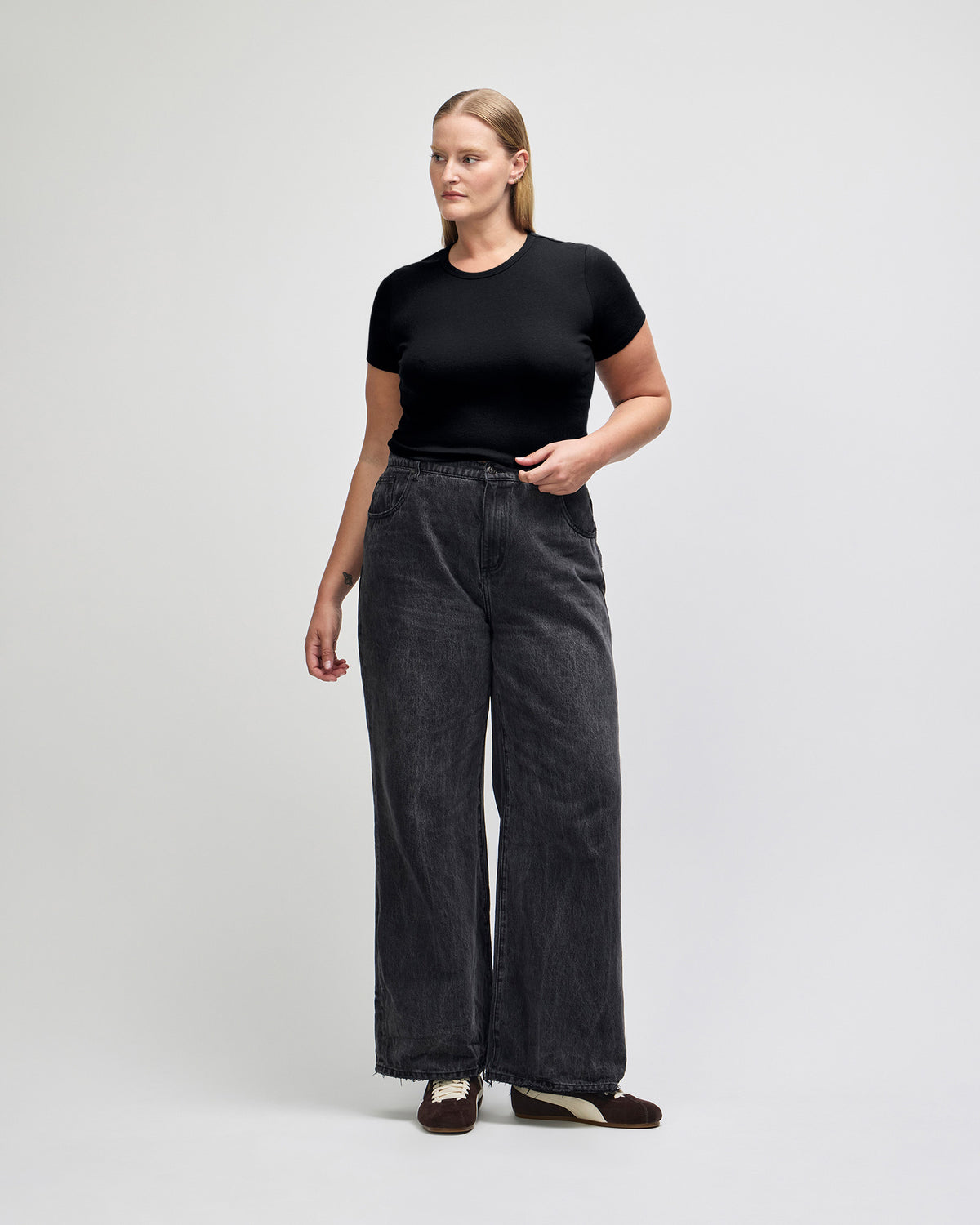 American Apparel Baby Rib Women's Crop Fitted T-Shirt - Black